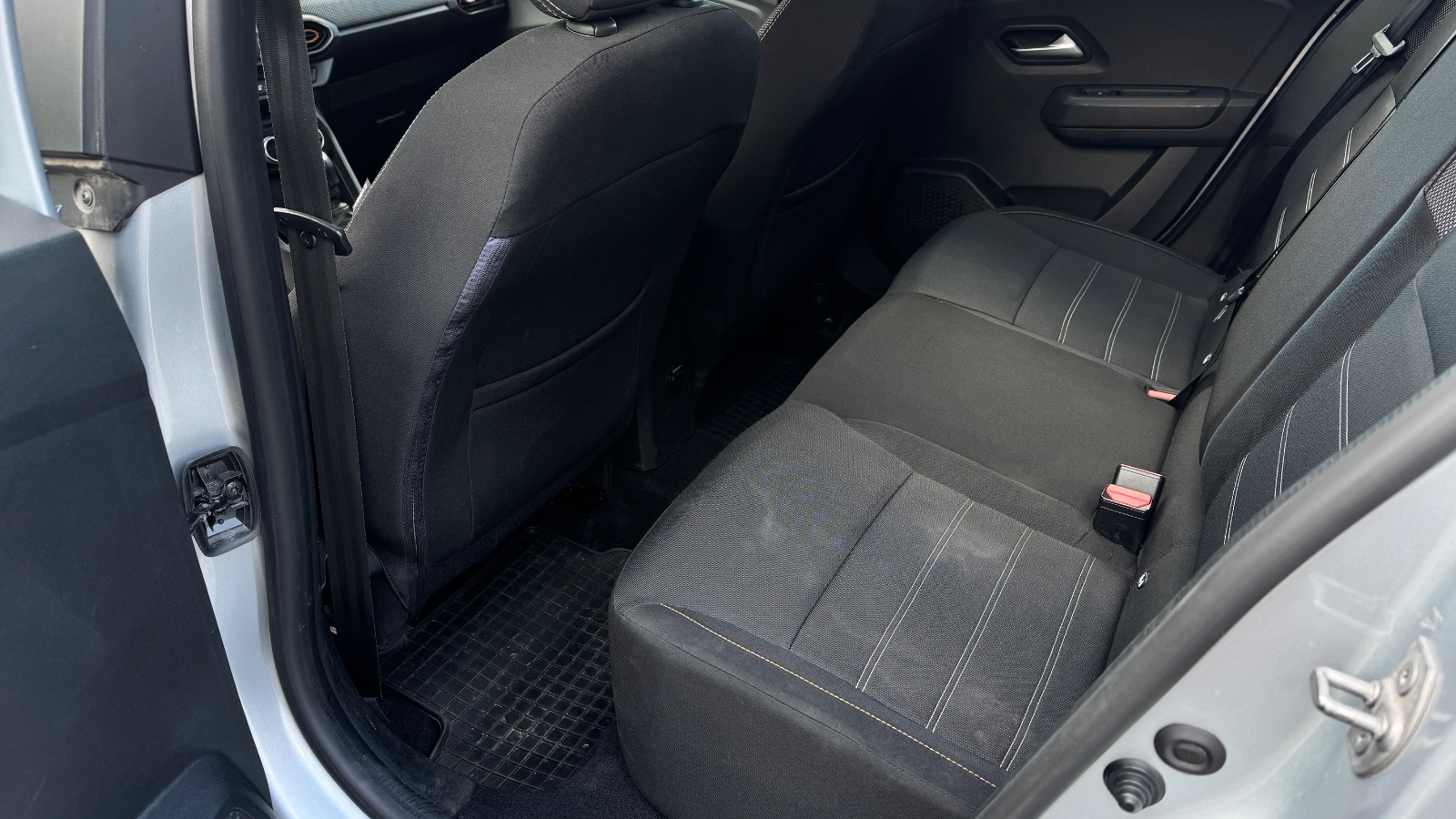 Dacia Sandero — zdjęcie 21