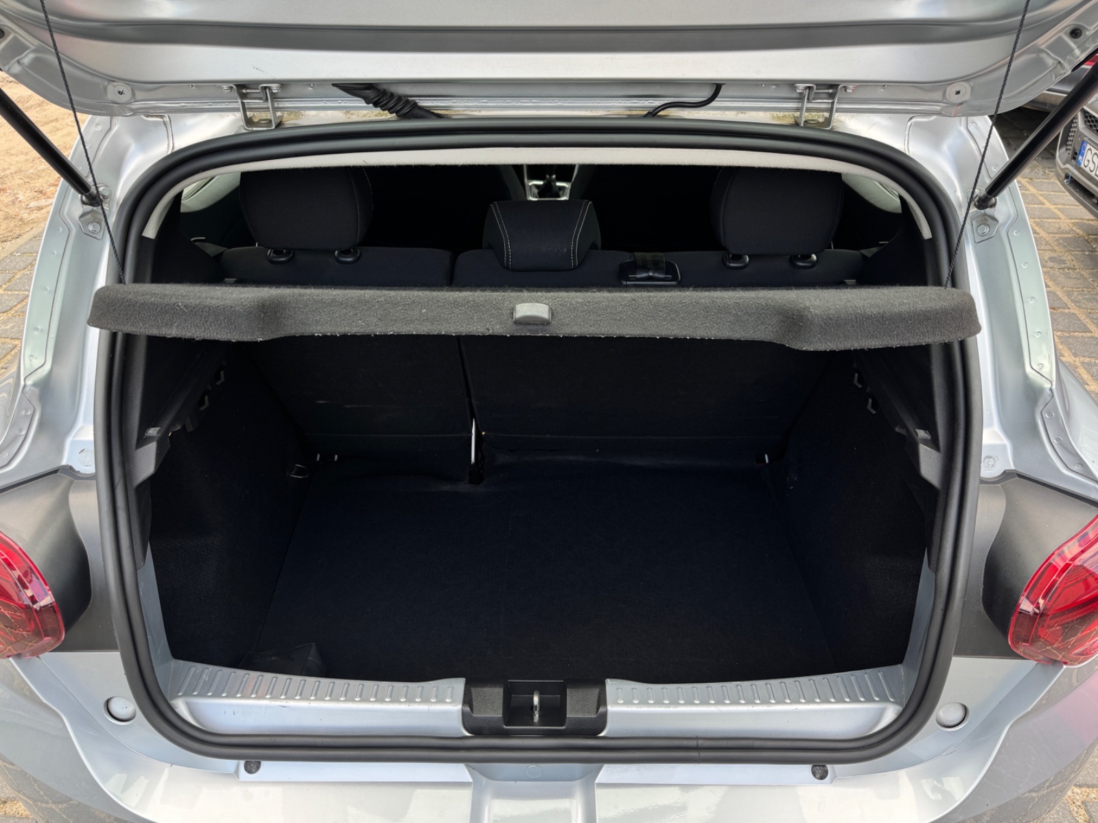 Dacia Sandero — zdjęcie 32